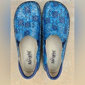Algeria Deb-373 size 37. Leather. Great condition. Beautiful brilliant blues!